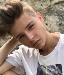 Tom's sweet boys 1 cute shirtless twinks 5eb99079eb3a6.jpg