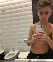 Tom's sweet boys 1 cute shirtless twinks 5eb990cc13658.jpg