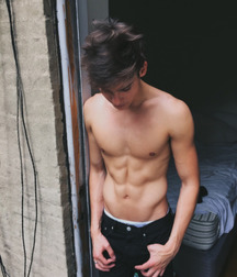 Cute boys  5ea80f3f30edb.jpg