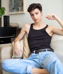 Cute boys  5ea80f7e2aac0.jpg