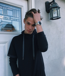 Cute boys  5ea80f92a2e16.jpg