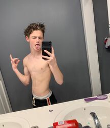 Alexryt mix shirtless and boys porn 5f00869f5767b.jpg