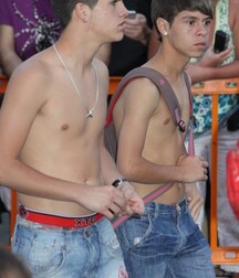 Shirtless Jeans Boys (No Nude) 60de2415af04b.jpg