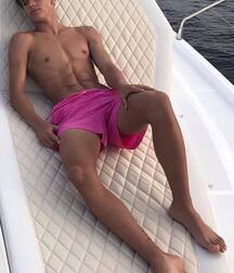 shirtless beauties gay tube teens 5fe458c97b95e.jpg