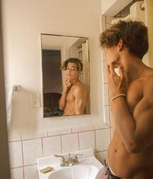 shirtless beauties gay tube teens 5fe458cd0140a.jpg