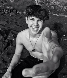 gay tube shirtless beauties nonude 60851e300f0f6.jpeg