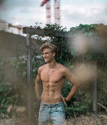 gay tube shirtless beauties nonude 60851e3d1622b.jpeg