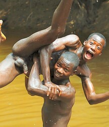 GAY PORN TUBE MENINOS DO MUNDO SEXYNESS 604b784da6a57.jpg