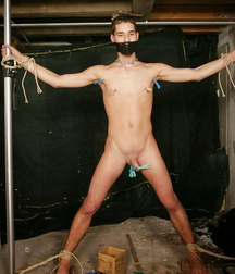 Boys and Bondage 5eb80ae87e5ce.jpg