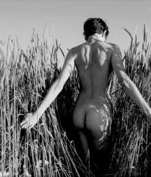 Black and White 59343fbb68d6f.jpg