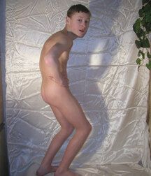 Good teen boy shows up 5f1471151d47f.jpg