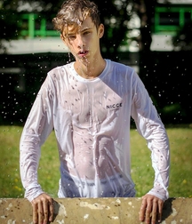 First images posted - only a tease this time 5f06500699b2c.jpg