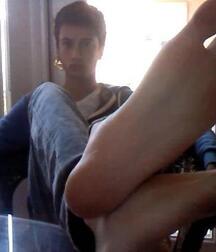 Boy Feet gay tube mix 5f92eda2ef54c.jpg