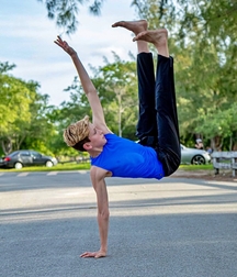 most beautiful twinks (IO9) 5f77570aa7c4a.jpg
