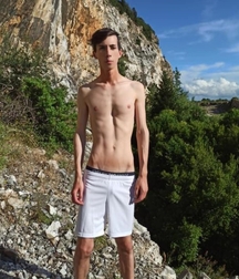 most beautiful twinks (IO9) 5f77570fd457b.jpg