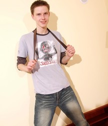 ethan 5bd229333e9e6.jpg