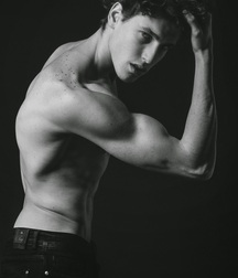 Model Gay Tube Crafted 6081dcd06f16a.jpg