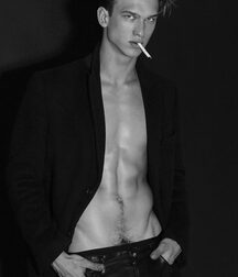 Model Boys Stars Gay Tube 60aa328e8125e.jpg