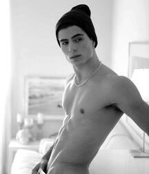 Super Hawt Twink Tube Fine Bros 62fc01e8e855d.jpg