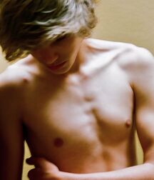 Super Hawt Twink Tube Fine Bros 62fc0287f4183.jpg