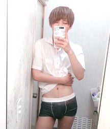 Japanese ikemen boy selfie 5eda07b69bedb.jpg