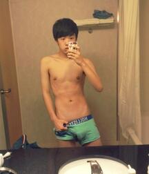 Japanese ikemen boy selfie 5eda082e4dee0.jpg