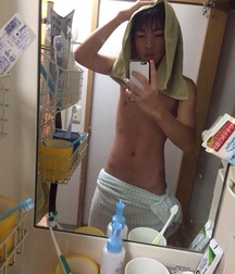Japanese ikemen boy selfie 5eda0889f0274.jpg