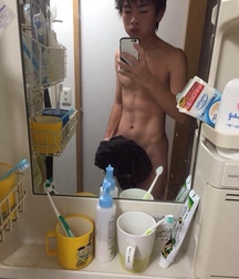 Japanese ikemen boy selfie 5eda08bceee85.jpg