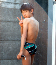 Japanese bishōnen swimsuit 5edbb88be395b.jpg