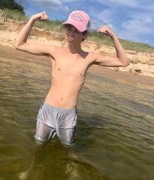 Random Boys 2 5bbb1c909bf51.jpg