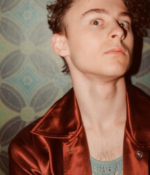 Wyatt Oleff Photoshoot 5ed943e89091f.jpg