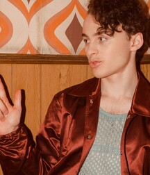 Wyatt Oleff Photoshoot 5ed943f9577d9.jpg
