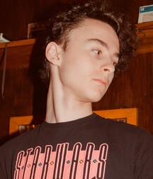 Wyatt Oleff Photoshoot 5ed9440283f18.jpg