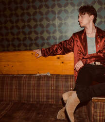 Wyatt Oleff Photoshoot 5ed9441c1529c.jpg