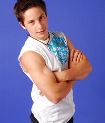 Sexy athletic muscle stud showing off his hot body 5ed972835f285.jpg