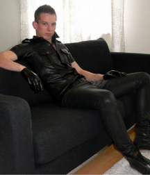 Leather Young Boys Porn Twinks 6 5f30e4b51fd92.png