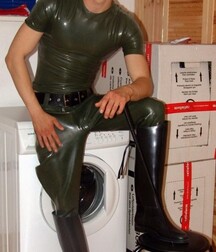 Leather Young Boys Porn Twinks 6 5f30e601b9dc2.jpg