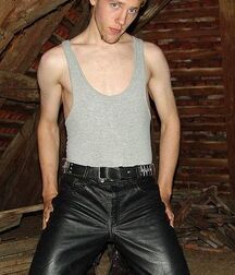 Gay Porn Leatherboys 19 5f532012a17bd.jpg