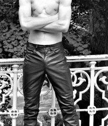 Leather Boys 77 Gay Tube 5ff5c185e1cc0.jpg