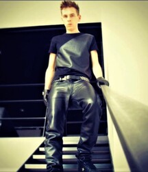 Leather Boys Twink Porn Kinky 6120a66da18fe.jpg