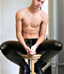 Leather Boys Twink Tube Sexy 613c581c5c5a4.png