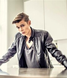 Leather Boys Twink Tube Sexy 613c5851735bc.jpg