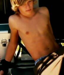 Shirtless Skater Boys 5ee683b82398e.jpg