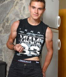 Gay Twinks Porn - 128 - James 5f4ebb3a7b621.jpg