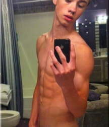 Selfies 1 5f6e5d83a0b50.jpg