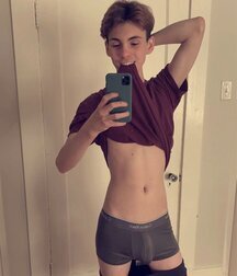 Selfies 1 5f6e5e256c49a.jpg