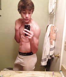 Selfies 3 5fa2046936bd2.jpeg