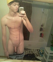 Selfies 3 5fa204e0cebb2.jpeg