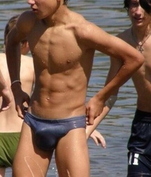 Bulging Packing and Bulging Gay Tube 5fe01203784e5.jpeg
