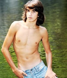 Shirtless 1 03242016 56f41f82e7f25.jpg